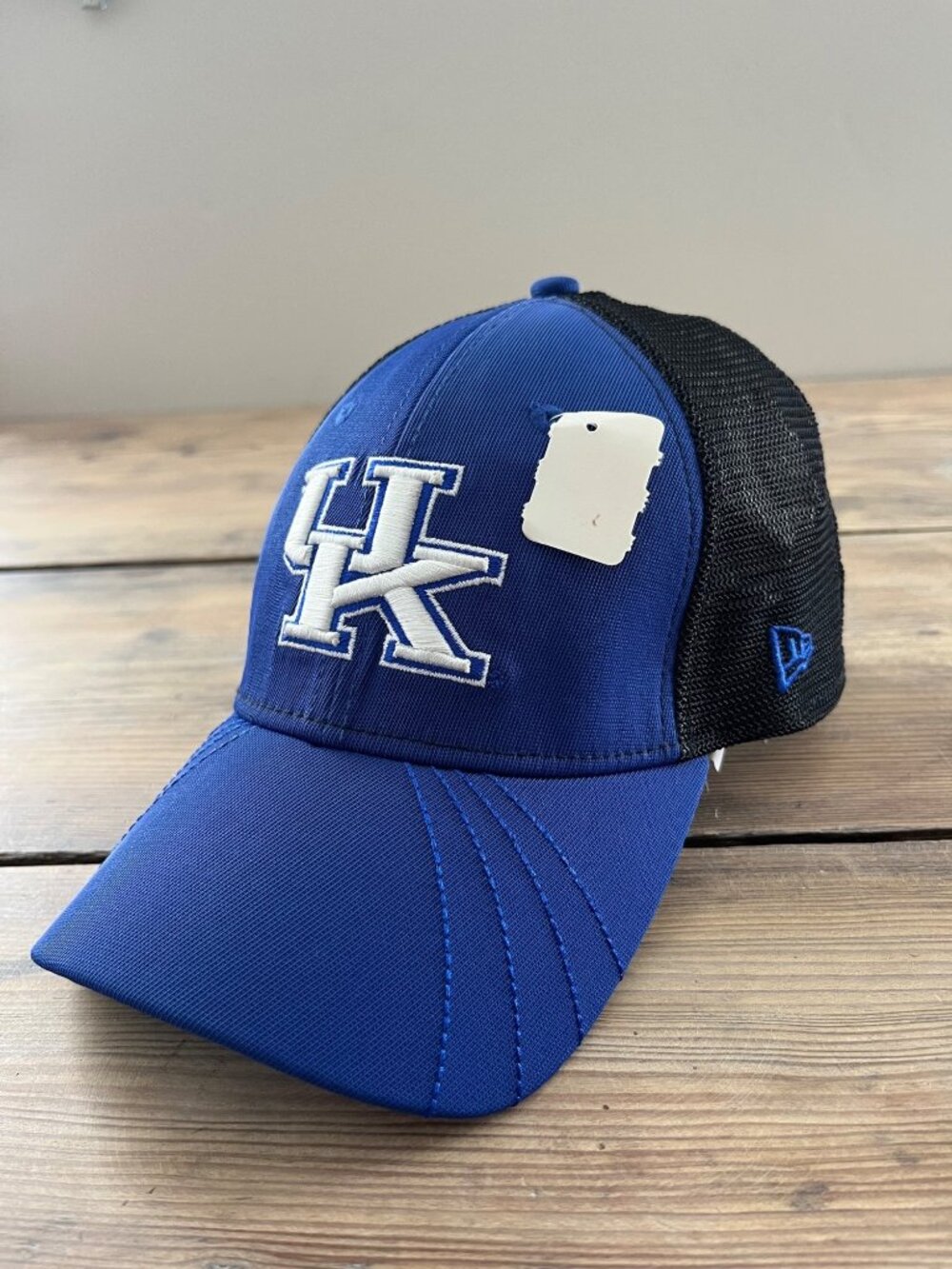 University of Kentucky New Era Cap S/M Blue Wildcats 39thirty Mesh